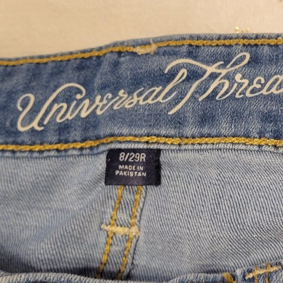 Universal Thread Curvy Jeans 8/29 - Picture 2 of 3